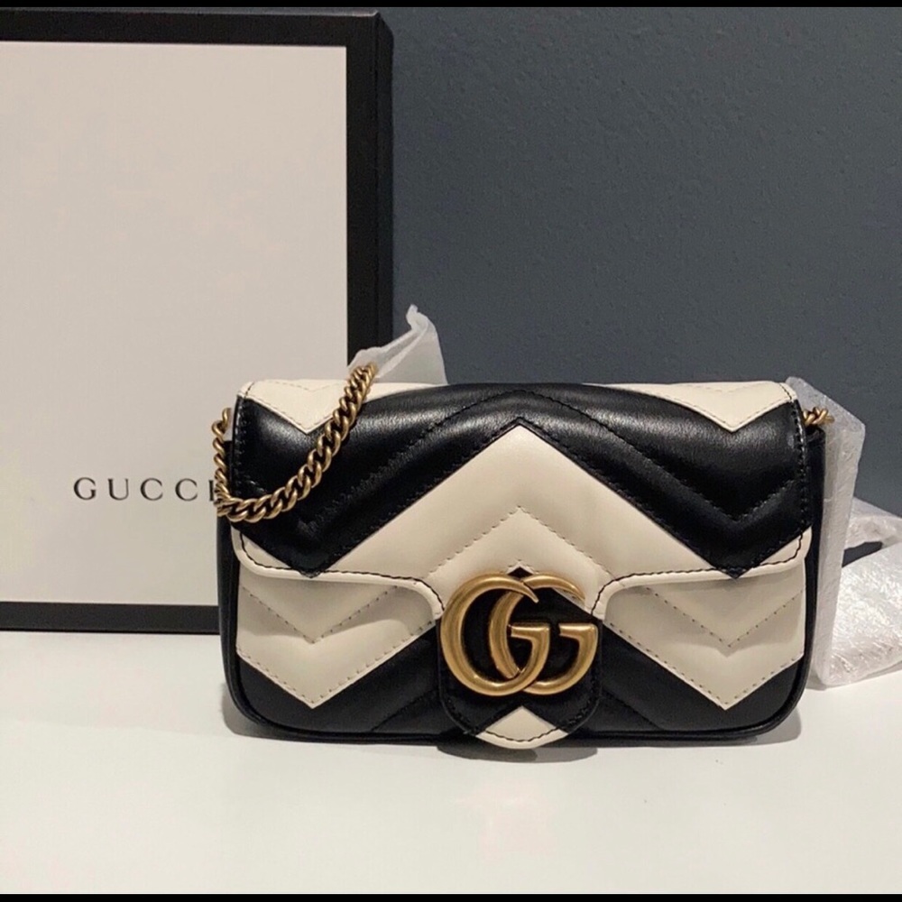GUCCI GG Marmont Super Mini